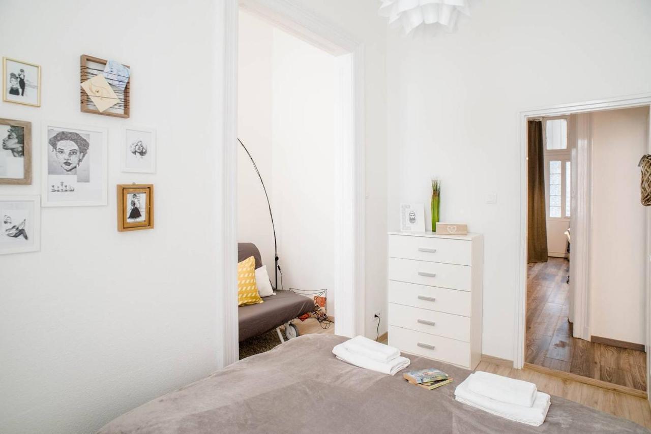 Comfy, Renewed 3 Bedroom Apt In Center ブダペスト エクステリア 写真