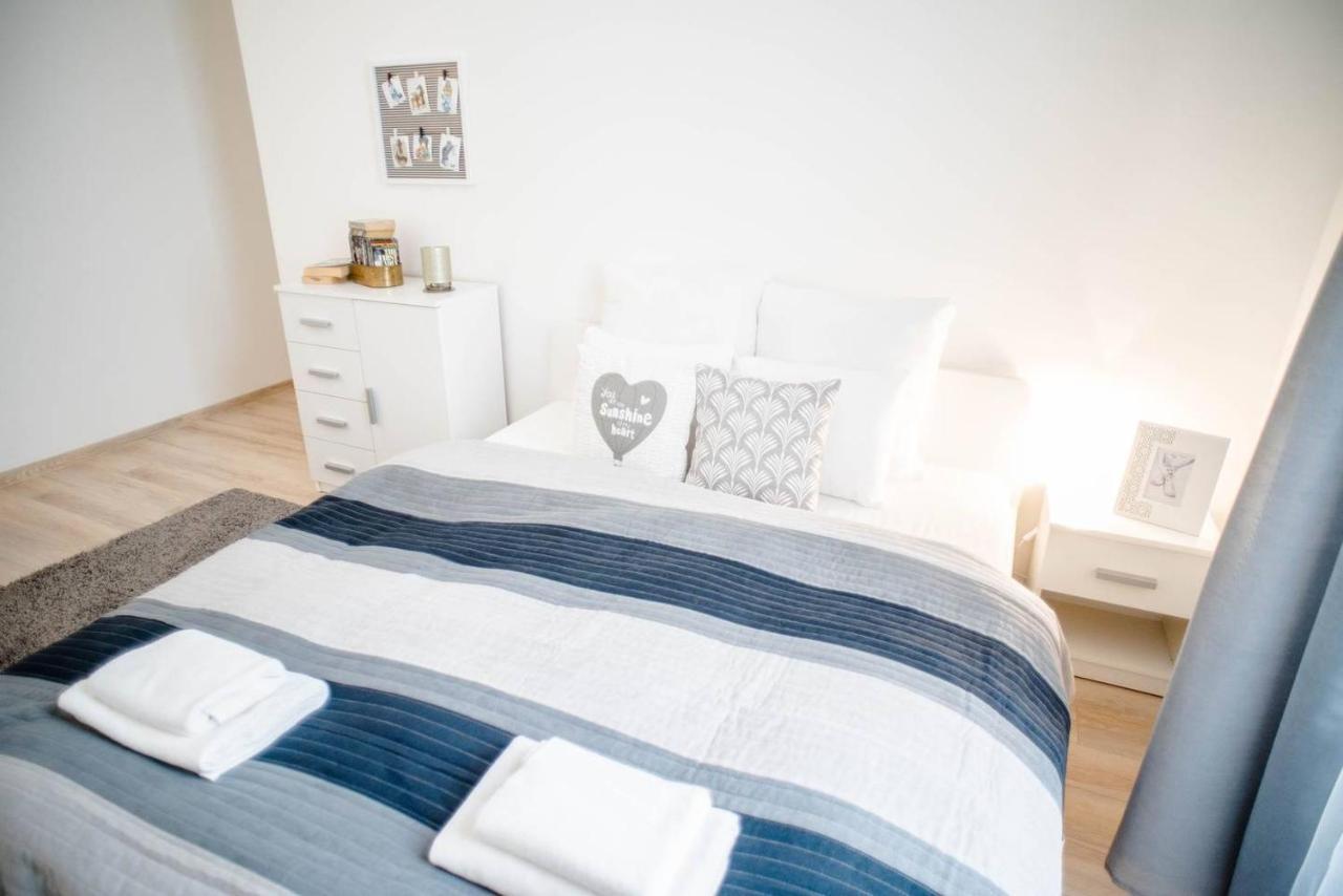 Comfy, Renewed 3 Bedroom Apt In Center ブダペスト エクステリア 写真
