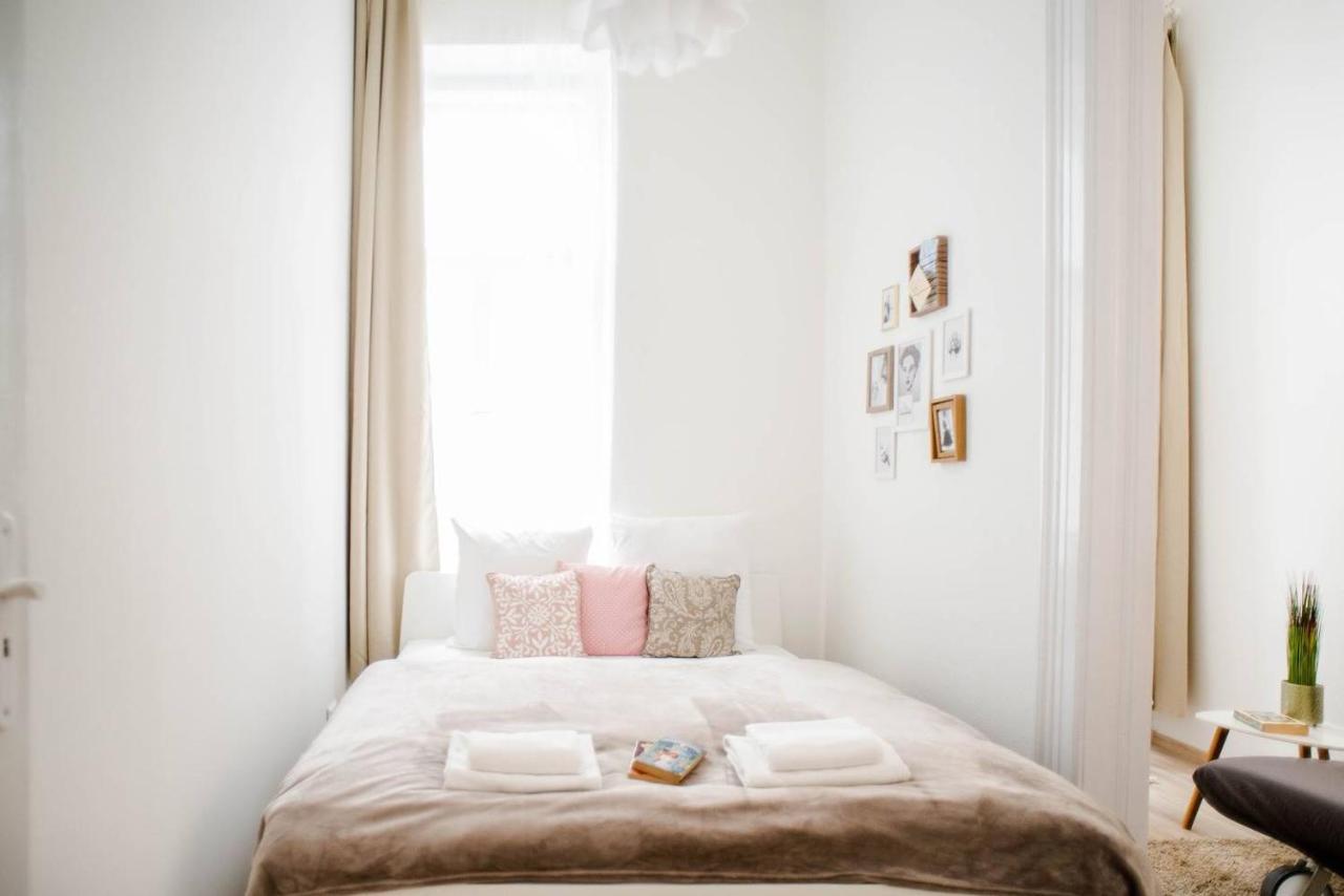 Comfy, Renewed 3 Bedroom Apt In Center ブダペスト エクステリア 写真