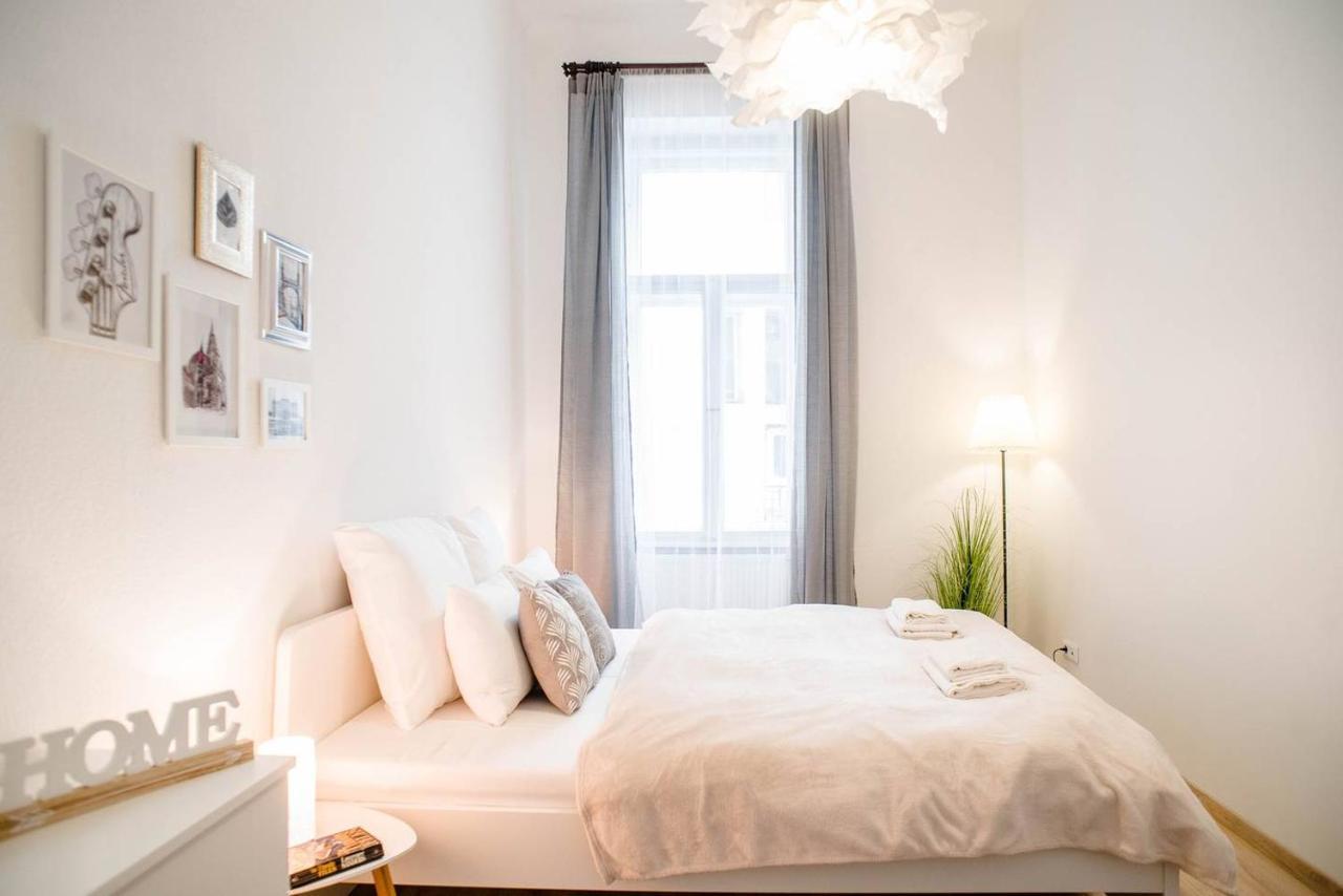 Comfy, Renewed 3 Bedroom Apt In Center ブダペスト エクステリア 写真