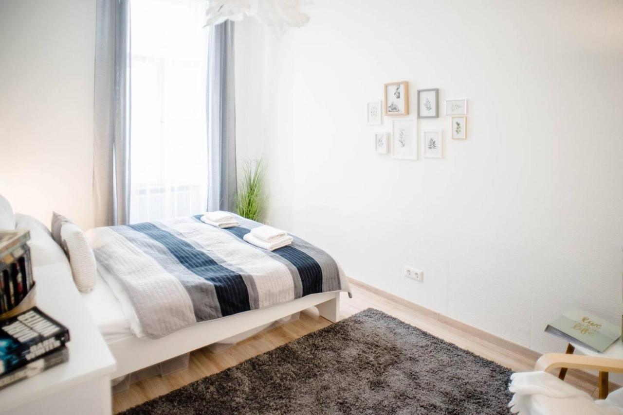 Comfy, Renewed 3 Bedroom Apt In Center ブダペスト エクステリア 写真