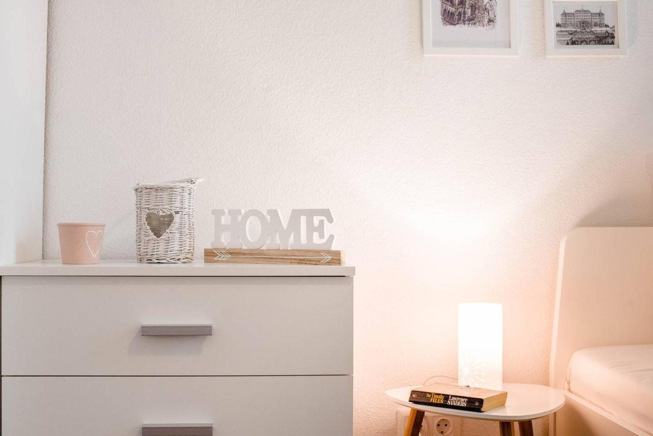 Comfy, Renewed 3 Bedroom Apt In Center ブダペスト エクステリア 写真